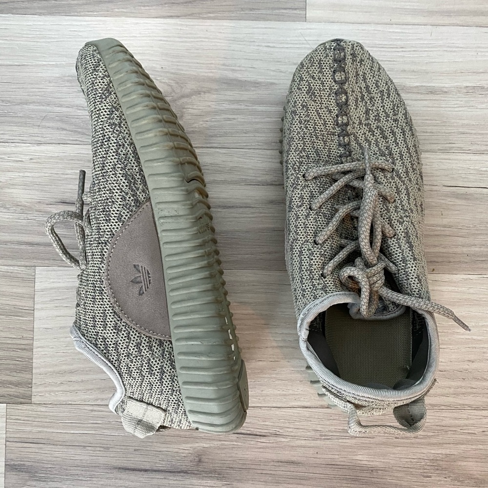 Yeezy sneaks